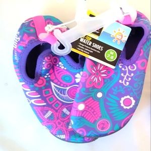 New! Toddler water shoes